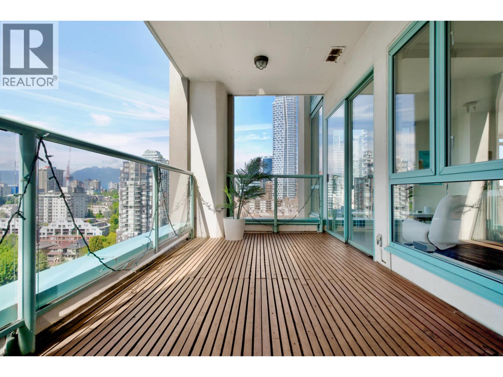 2103 907 Beach Avenue, Vancouver, British Columbia  V6Z 2R3 - Photo 2 - R3091683