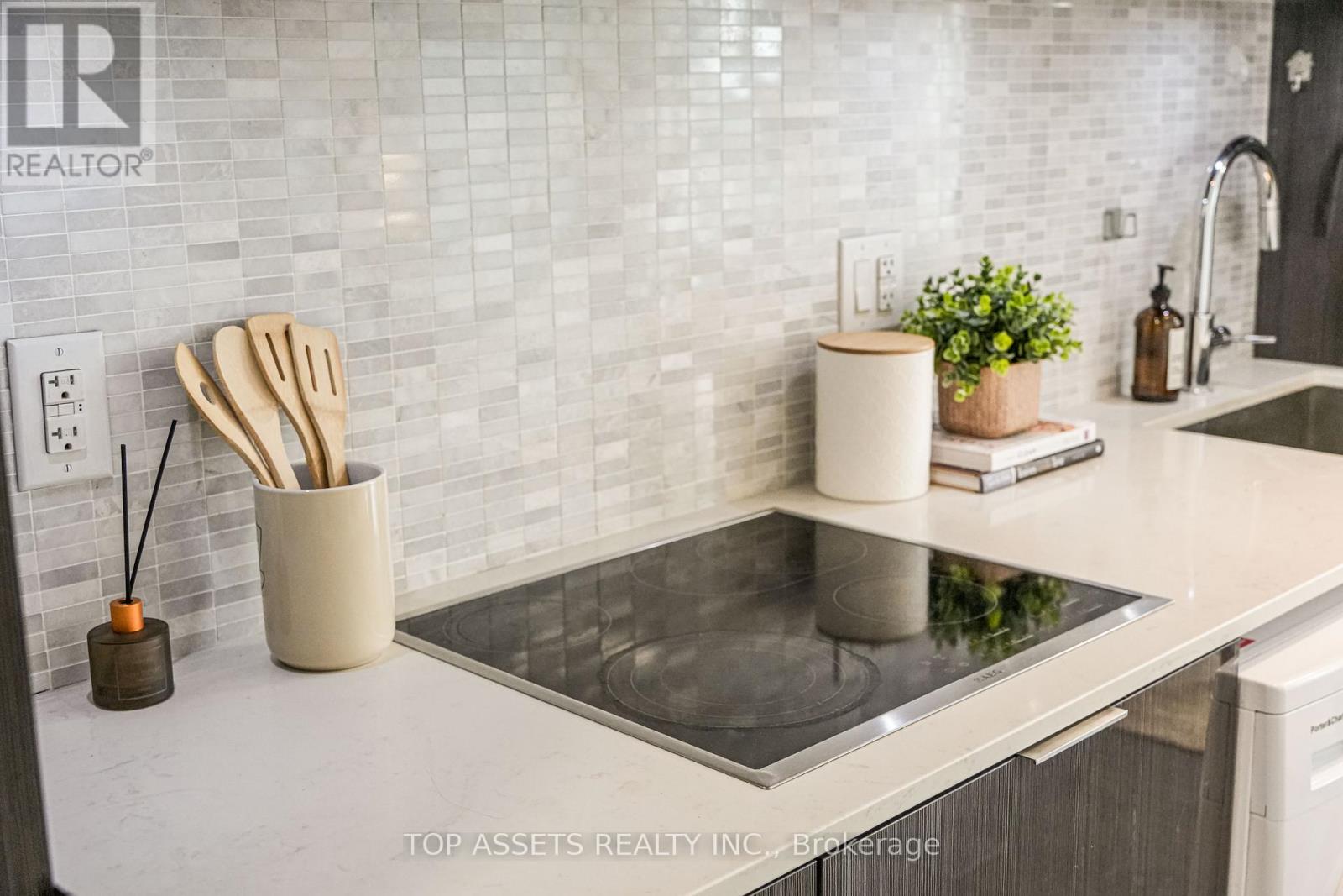 3006 - 318 Richmond Street W, Toronto, Ontario  M5V 0B4 - Photo 9 - C12803340