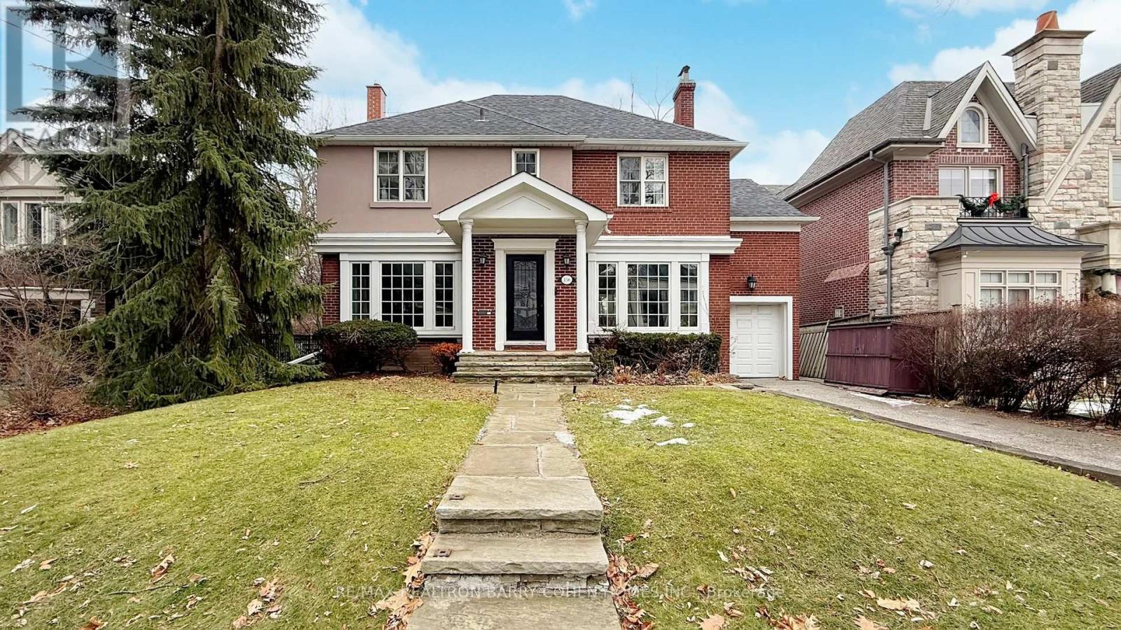 156 CORTLEIGH BOULEVARD, Toronto, Ontario