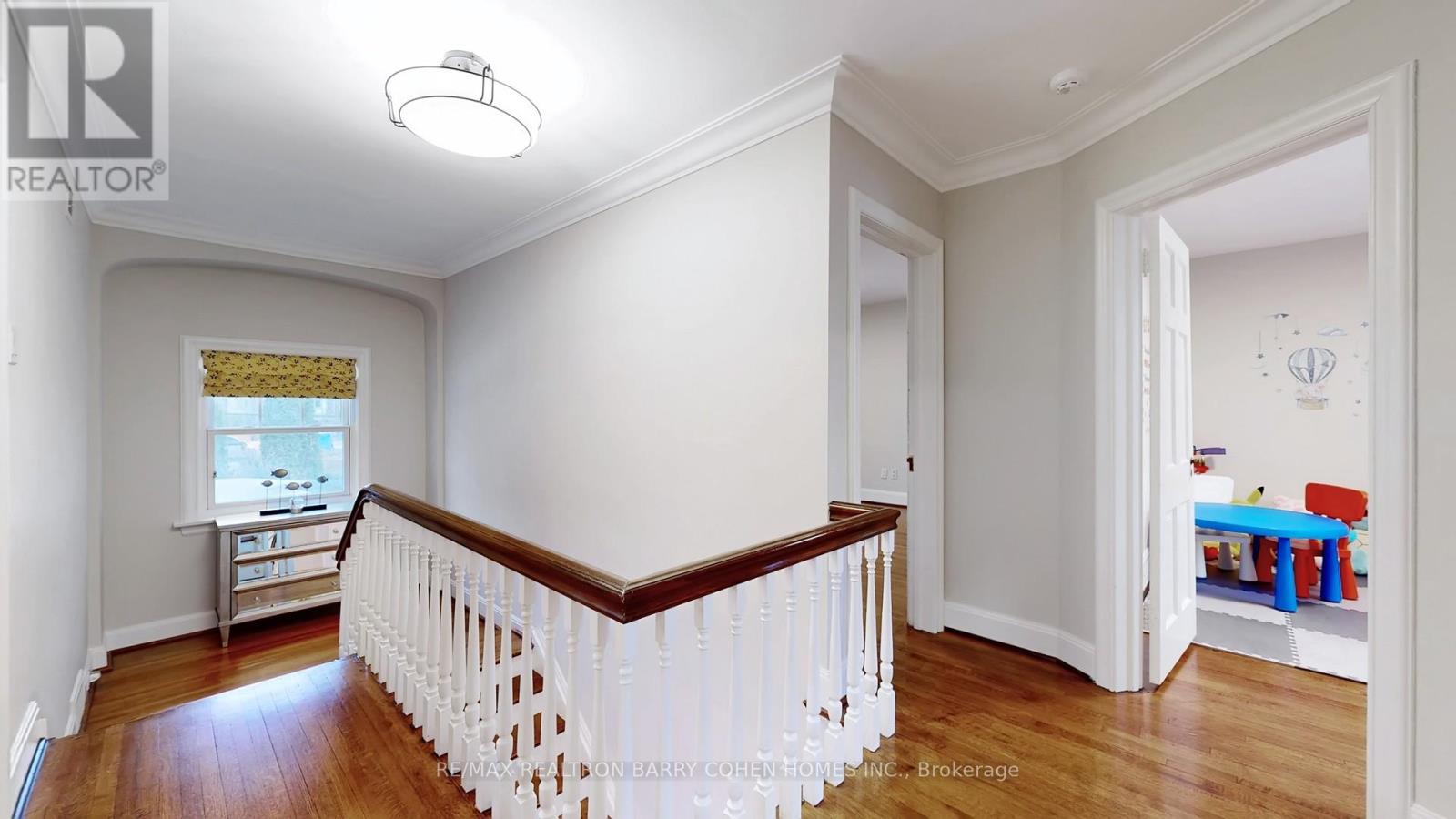 156 Cortleigh Boulevard, Toronto, Ontario  M5N 1P5 - Photo 11 - C12803342