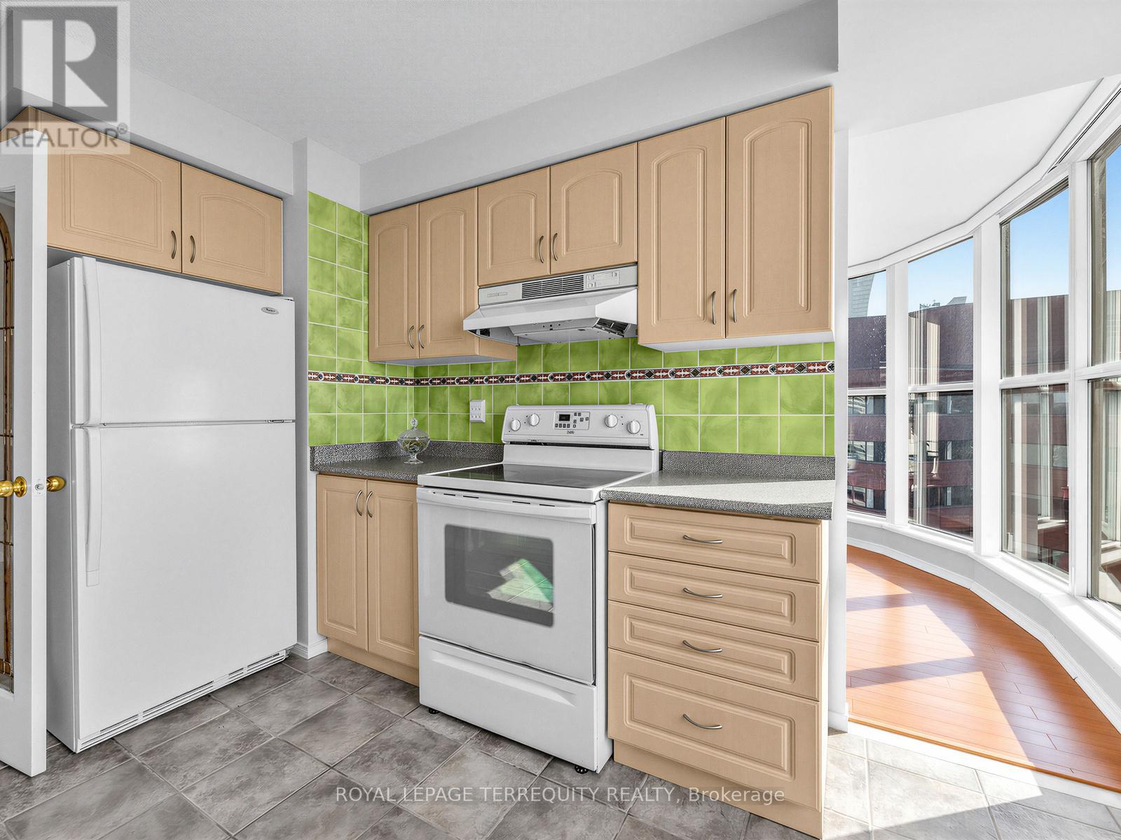 1708 - 100 Upper Madison Avenue, Toronto, Ontario  M2N 6M4 - Photo 11 - C12803380