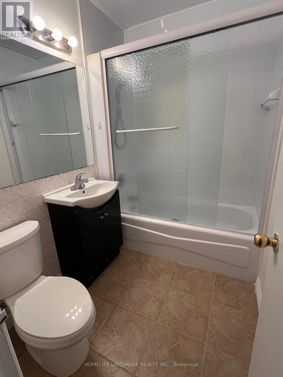 49 Addison Crescent, Toronto, Ontario  M3B 1K7 - Photo 6 - C12803412