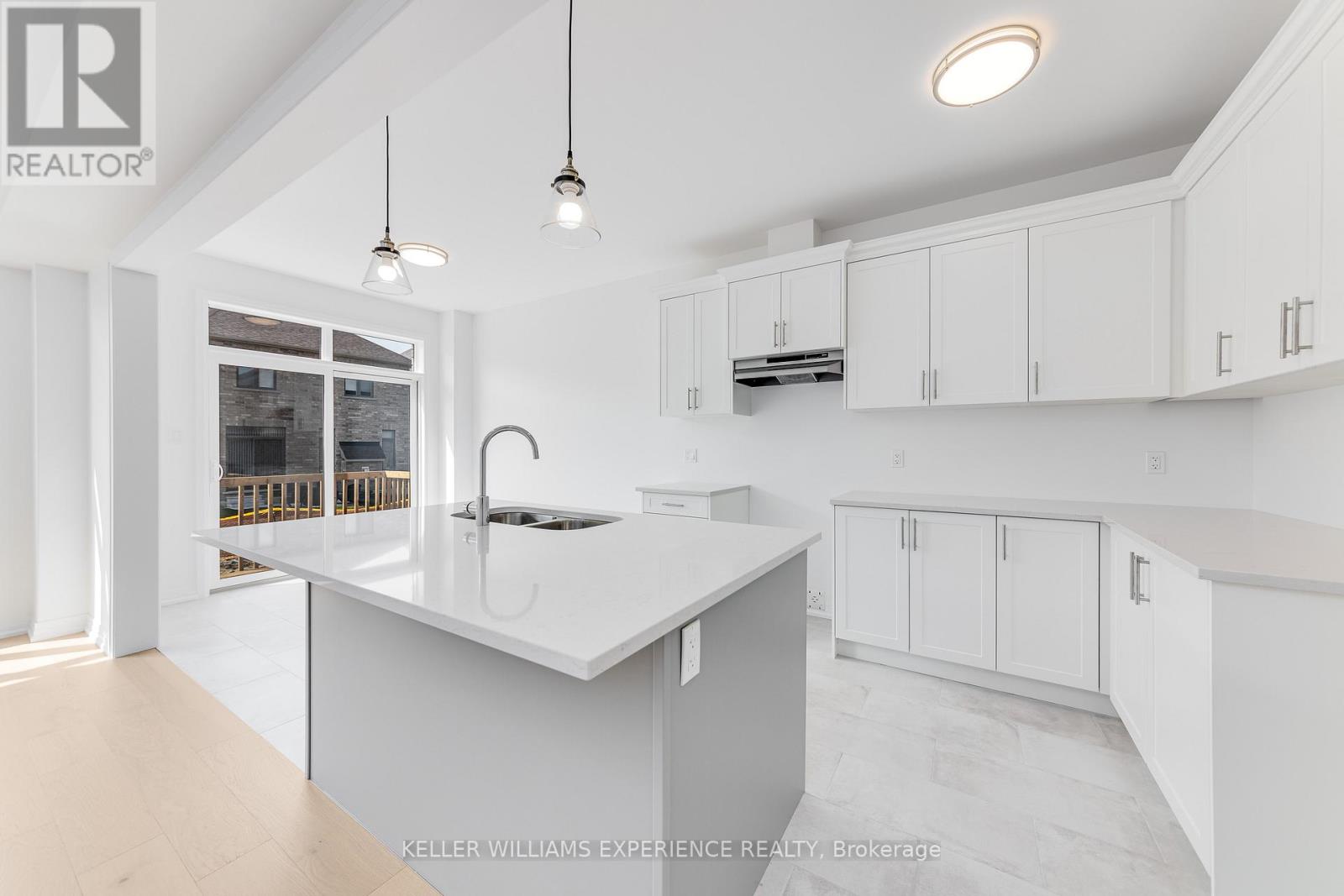 58 Sagewood Avenue, Barrie, Ontario  L9J 0K5 - Photo 14 - S12803386