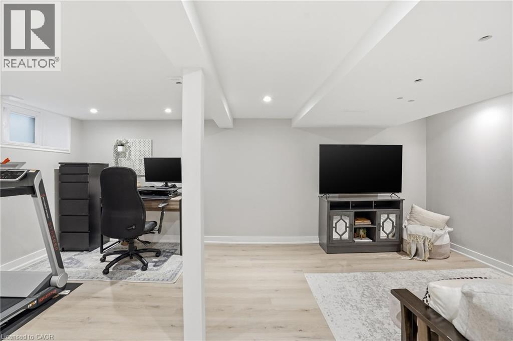 181 Grosvenor Avenue S, Hamilton, Ontario  L8M 3L4 - Photo 39 - 40805929