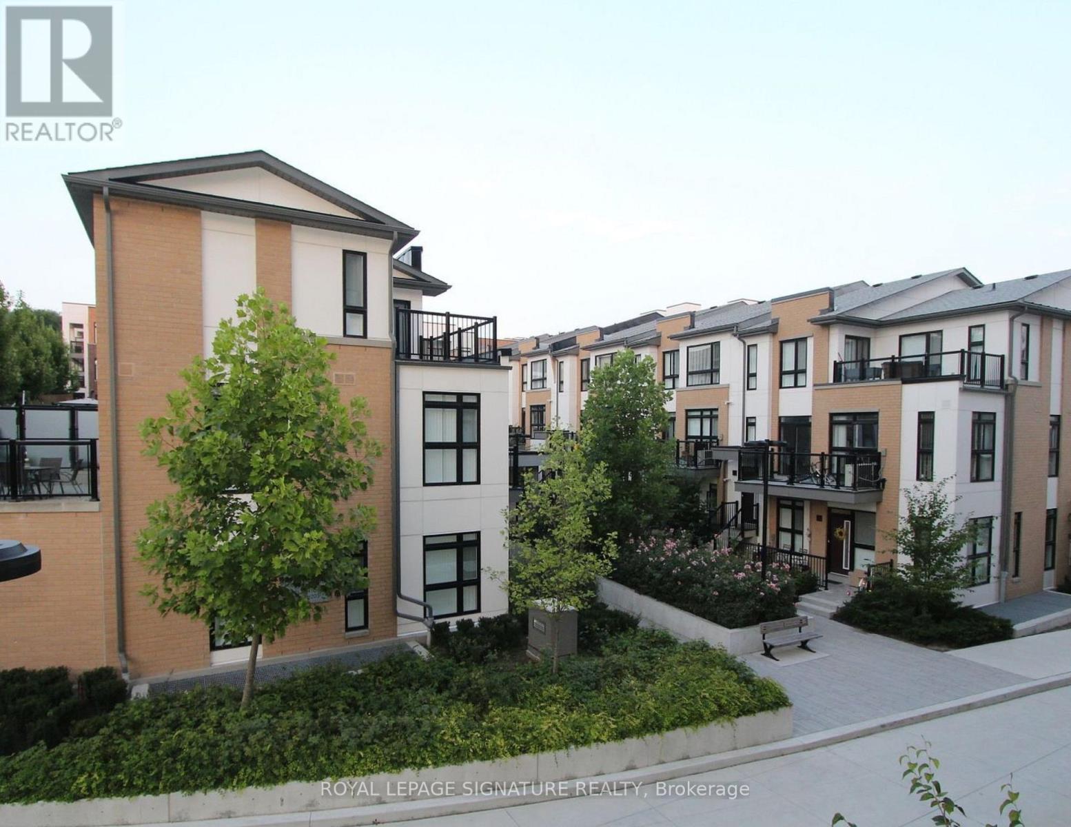 A105 - 160 Canon Jackson Drive, Toronto, Ontario  M6M 0B6 - Photo 2 - W12803356