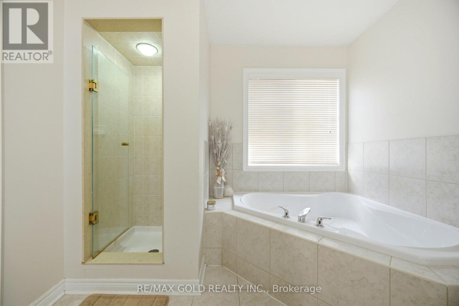 27 Frostbite Lane, Brampton, Ontario  L6R 3L8 - Photo 24 - W12803414