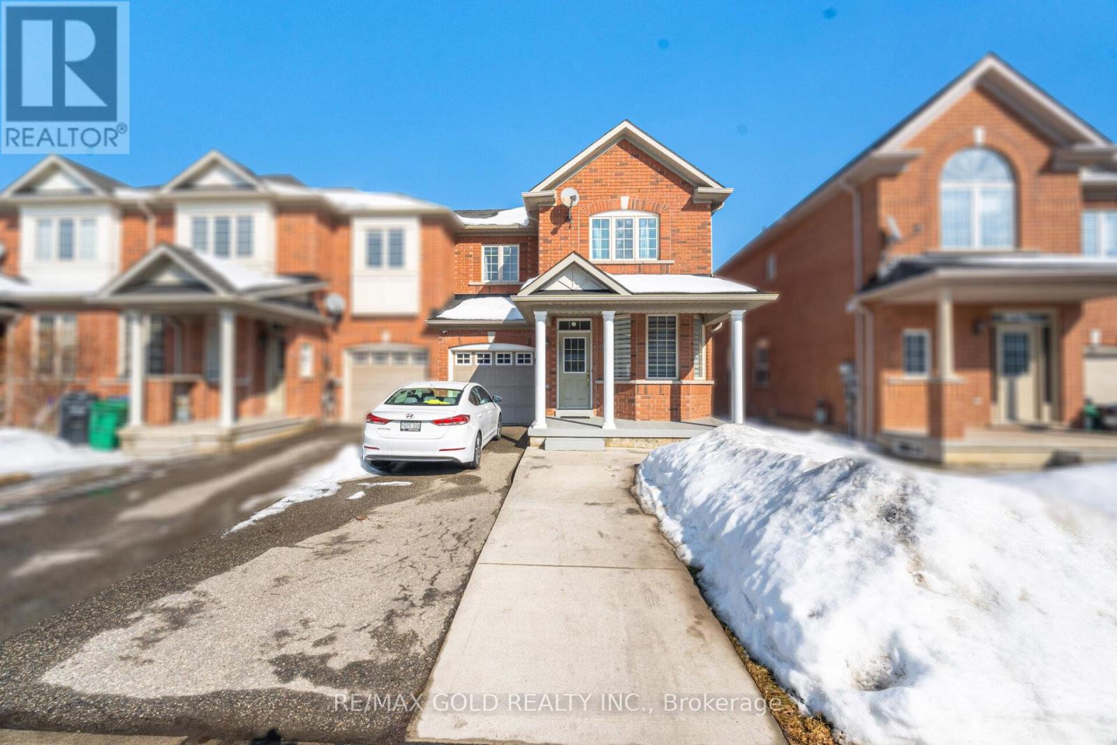 27 Frostbite Lane, Brampton, Ontario  L6R 3L8 - Photo 3 - W12803414