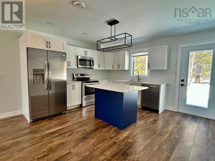 144 Winburn Avenue, Northwood Estates, Bridgewater, Nova Scotia  B4V 3S9 - Photo 5 - 202528859