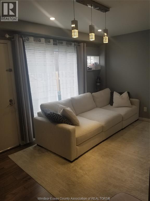 2739 Meadowbrook Lane, Windsor, Ontario  N8T 2Y6 - Photo 10 - 26003589