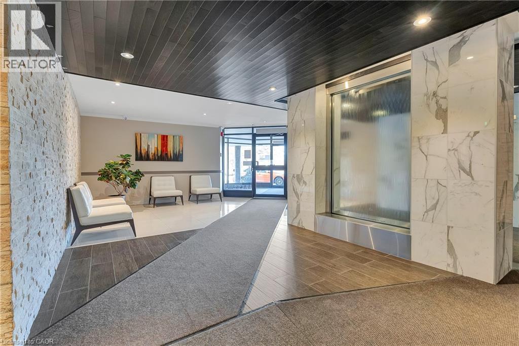 1485 E Lakeshore Road E Unit# 216, Mississauga, Ontario  L5E 3G2 - Photo 4 - 40803527