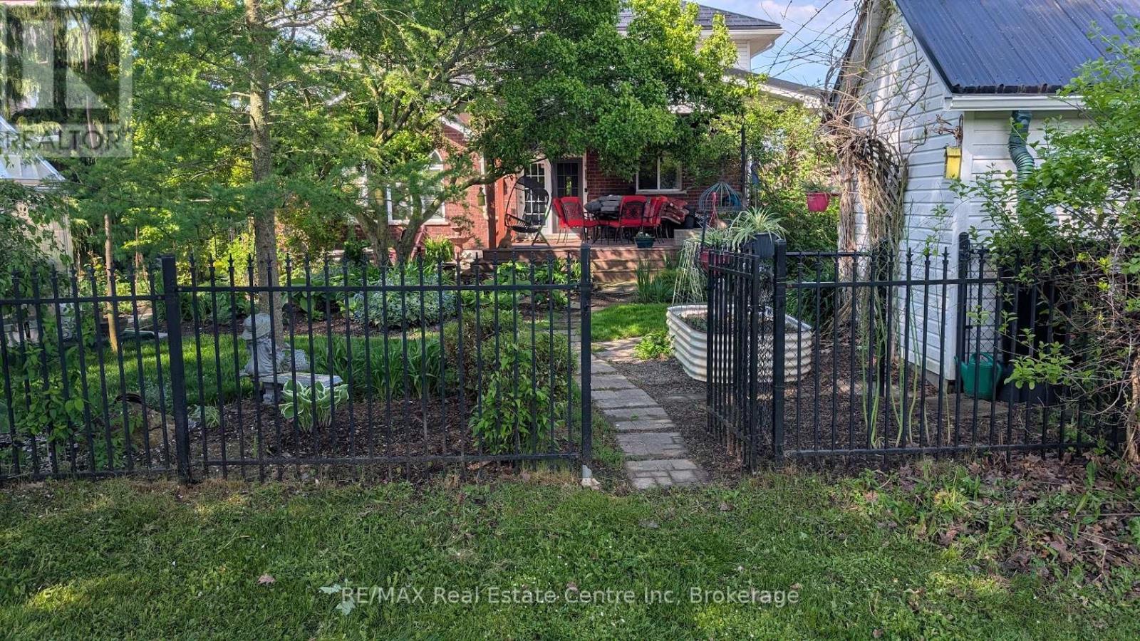 99 Keating Drive, Centre Wellington, Ontario  N0B 1S0 - Photo 5 - X12789374