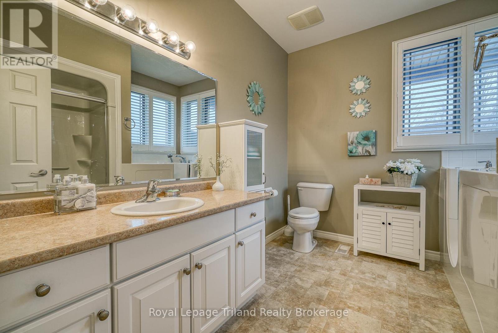 54 - 570 Spitfire Street, Woodstock, Ontario  N4T 0C2 - Photo 11 - X12803474