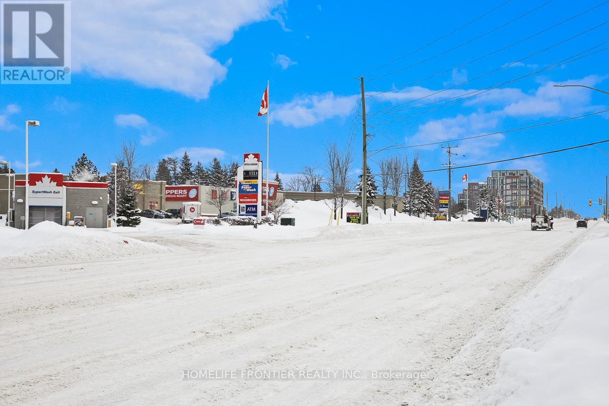 642 Yonge Street, Barrie, Ontario  L4N 4E6 - Photo 21 - S12730838