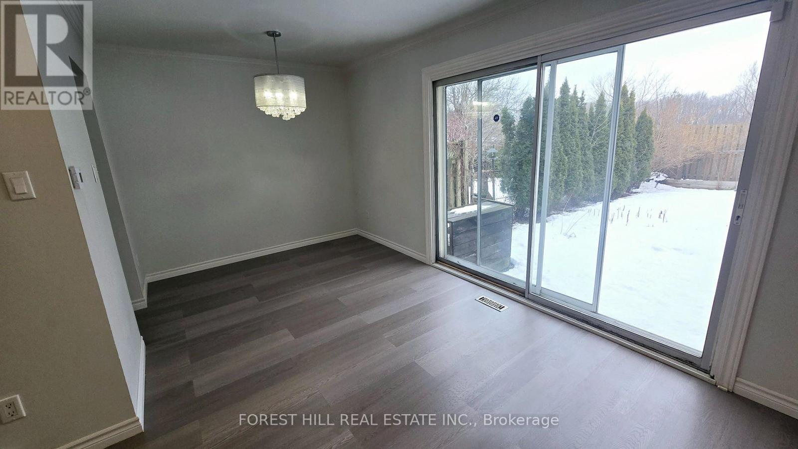 Photo 10 of 34 for 42 Vincent Crescent