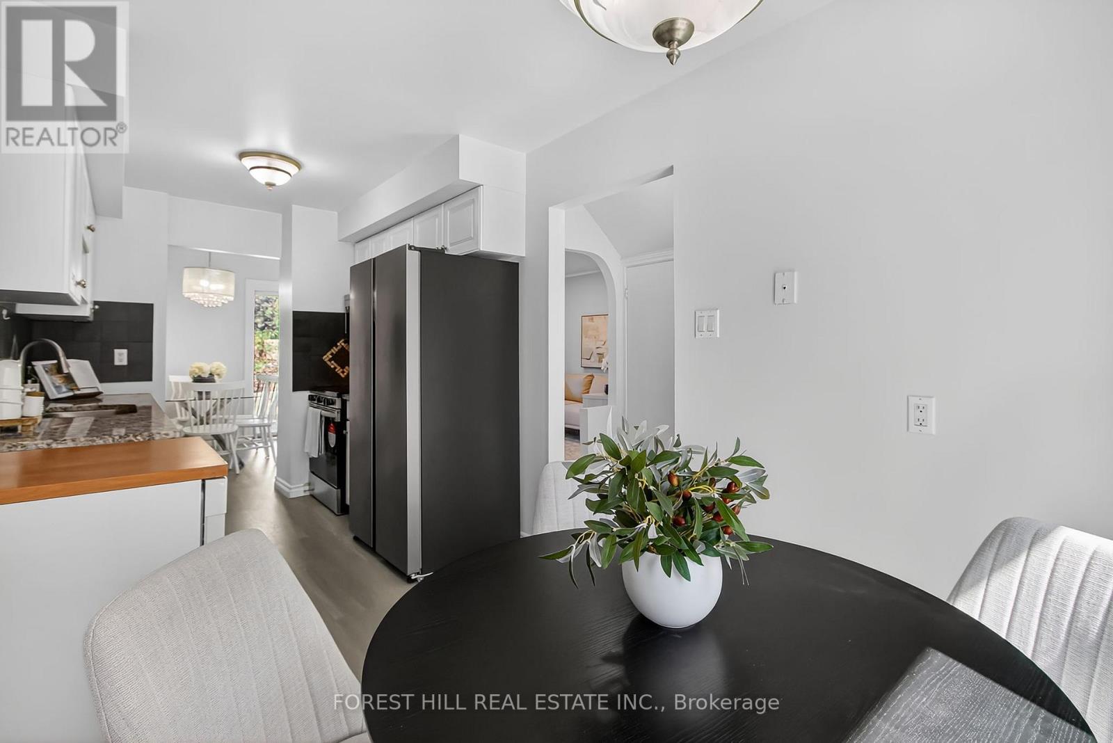 Photo 13 of 34 for 42 Vincent Crescent