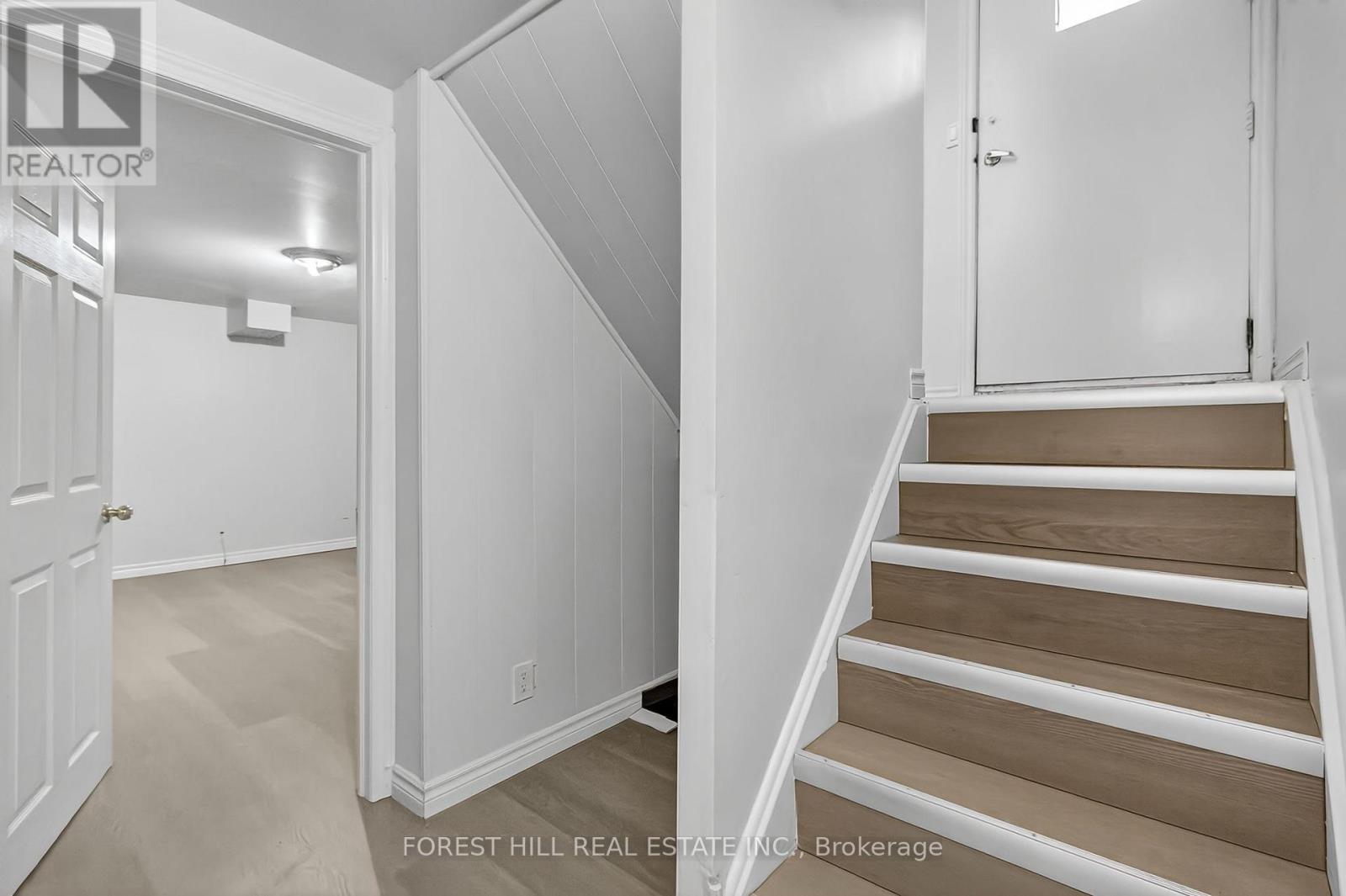 Photo 23 of 34 for 42 Vincent Crescent