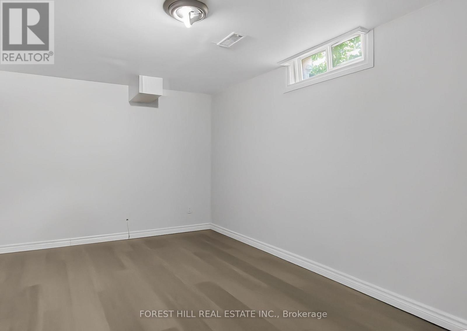 Photo 25 of 34 for 42 Vincent Crescent