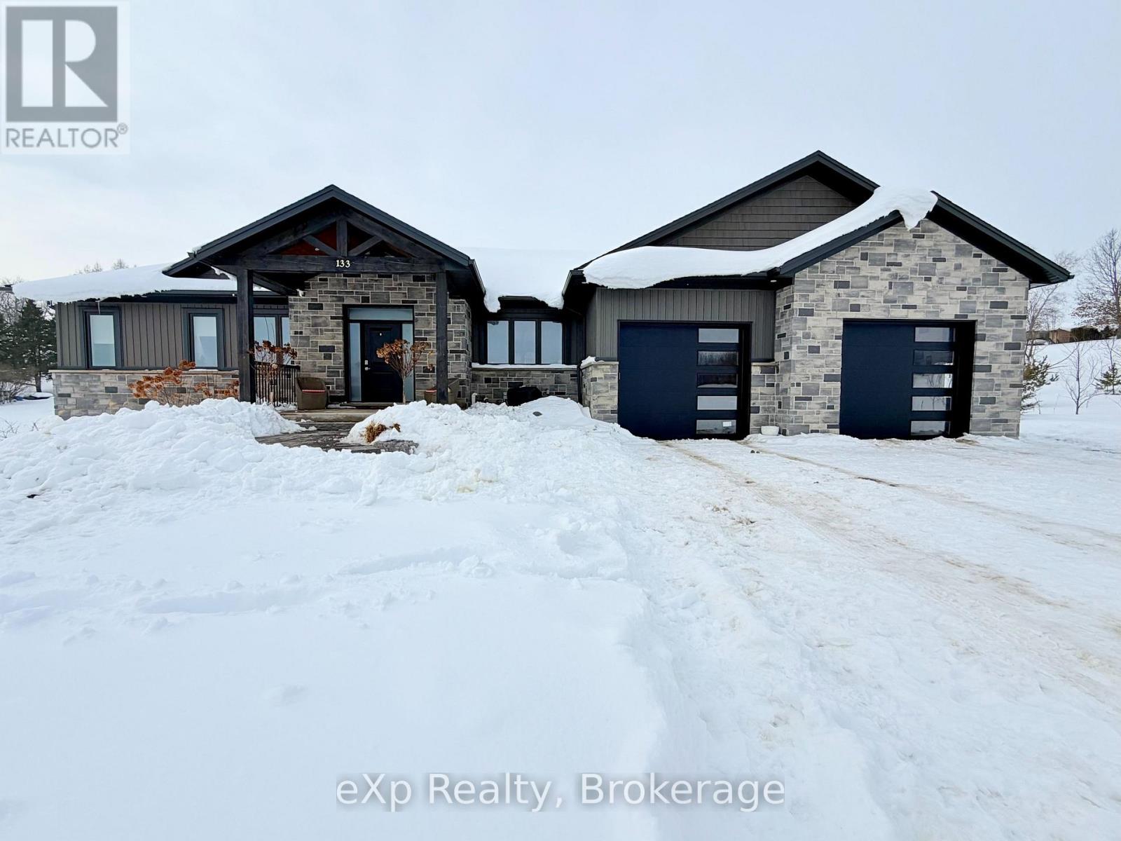 133 Helena Street, West Grey, Ontario  N0B 1C0 - Photo 1 - X12803548