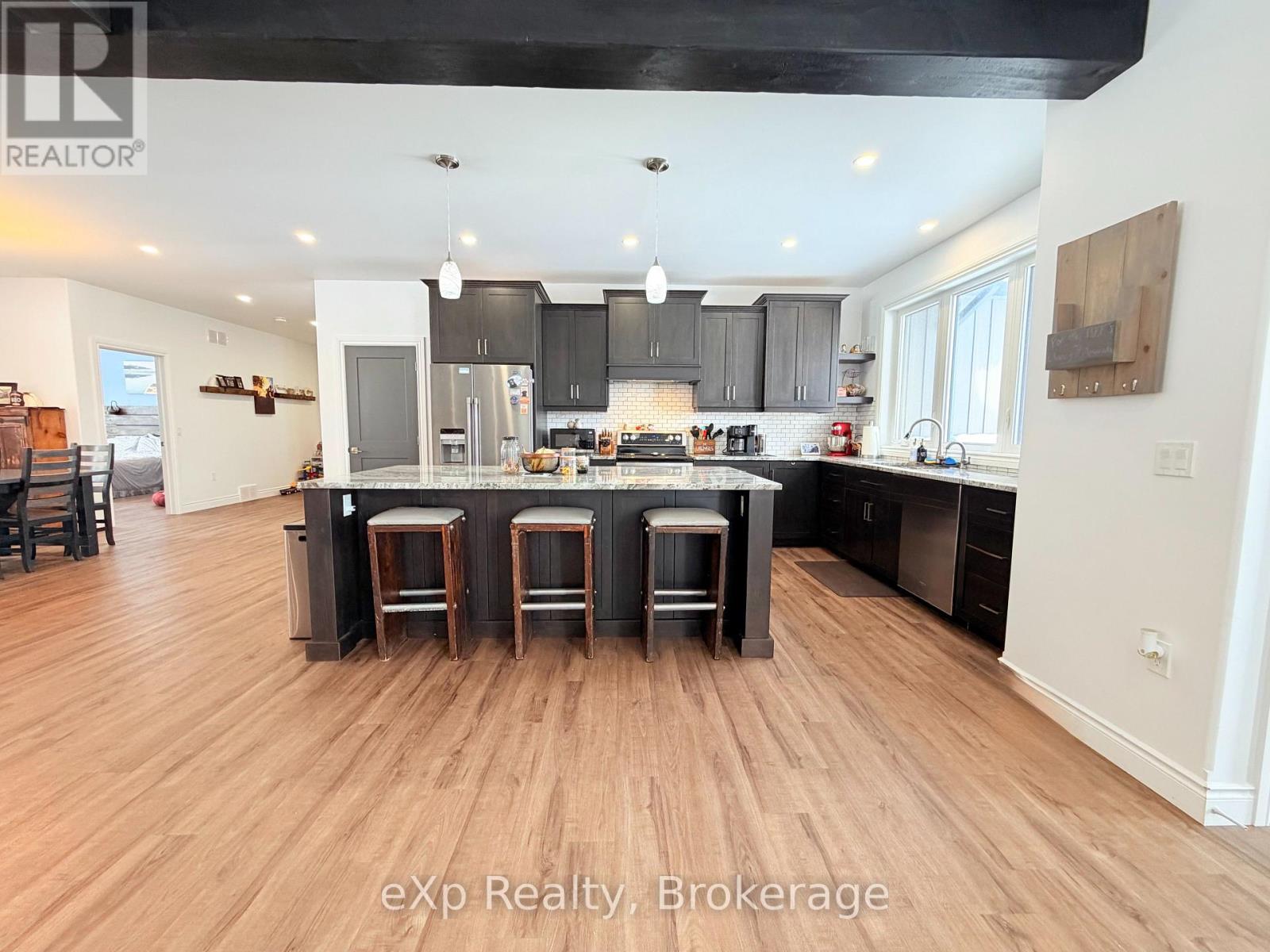 133 Helena Street, West Grey, Ontario  N0B 1C0 - Photo 5 - X12803548