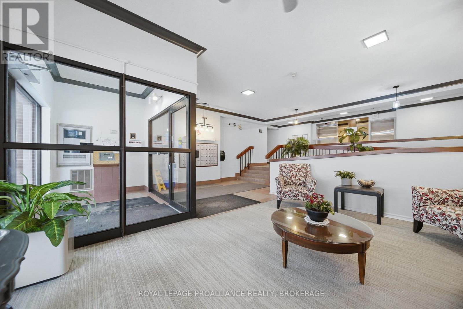 204 - 14 Greenview Drive, Kingston, Ontario  K7M 7T5 - Photo 4 - X12803552