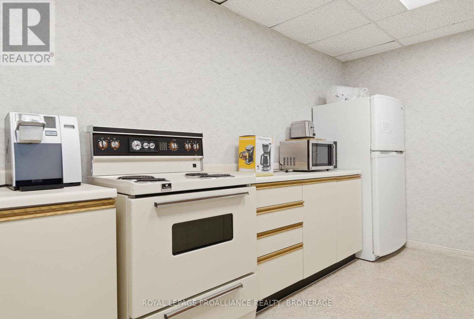 204 - 14 Greenview Drive, Kingston, Ontario  K7M 7T5 - Photo 40 - X12803552