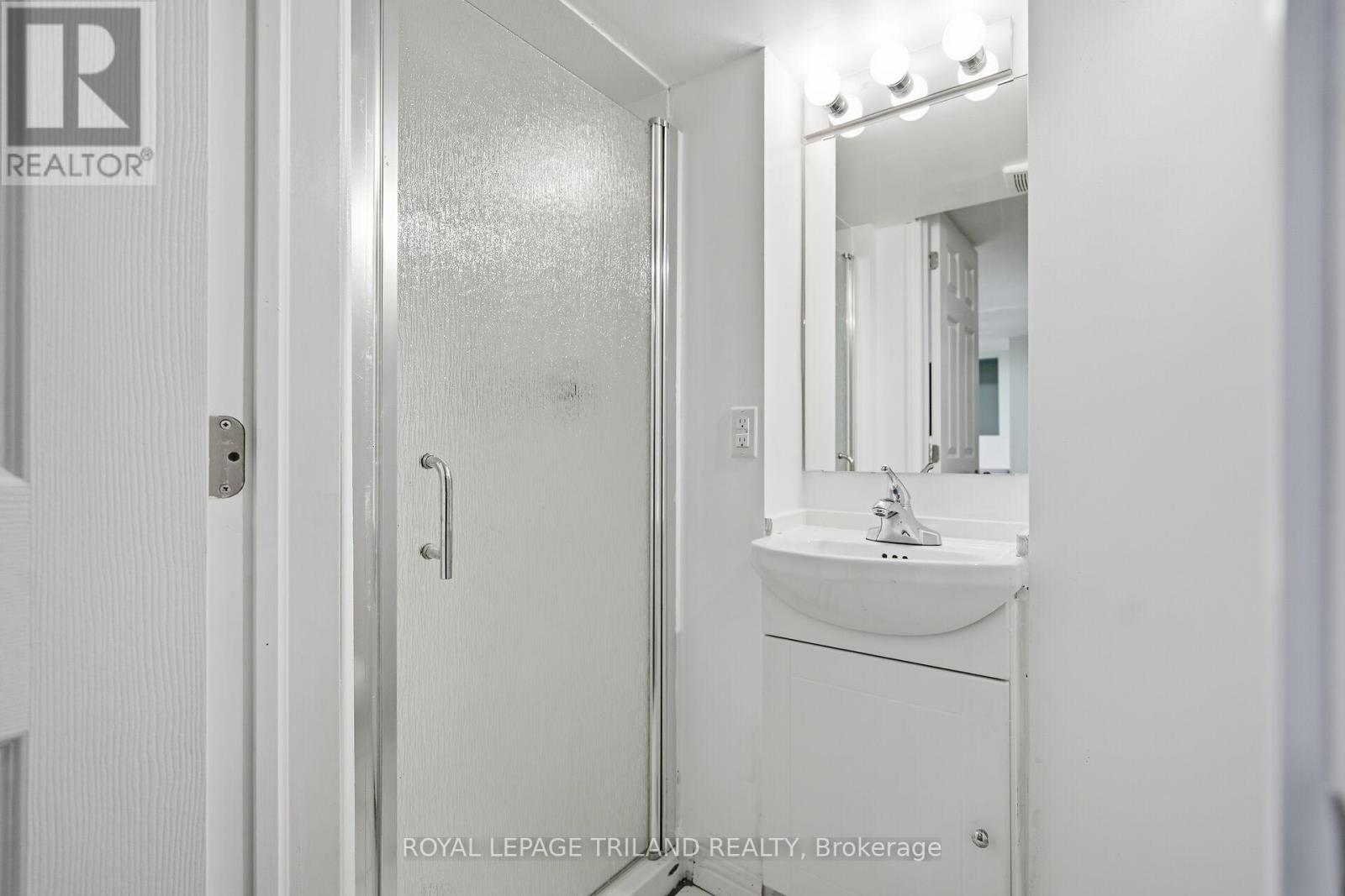 2 - 233 Centennial Avenue, St. Thomas, Ontario  N5R 5B4 - Photo 10 - X12803440