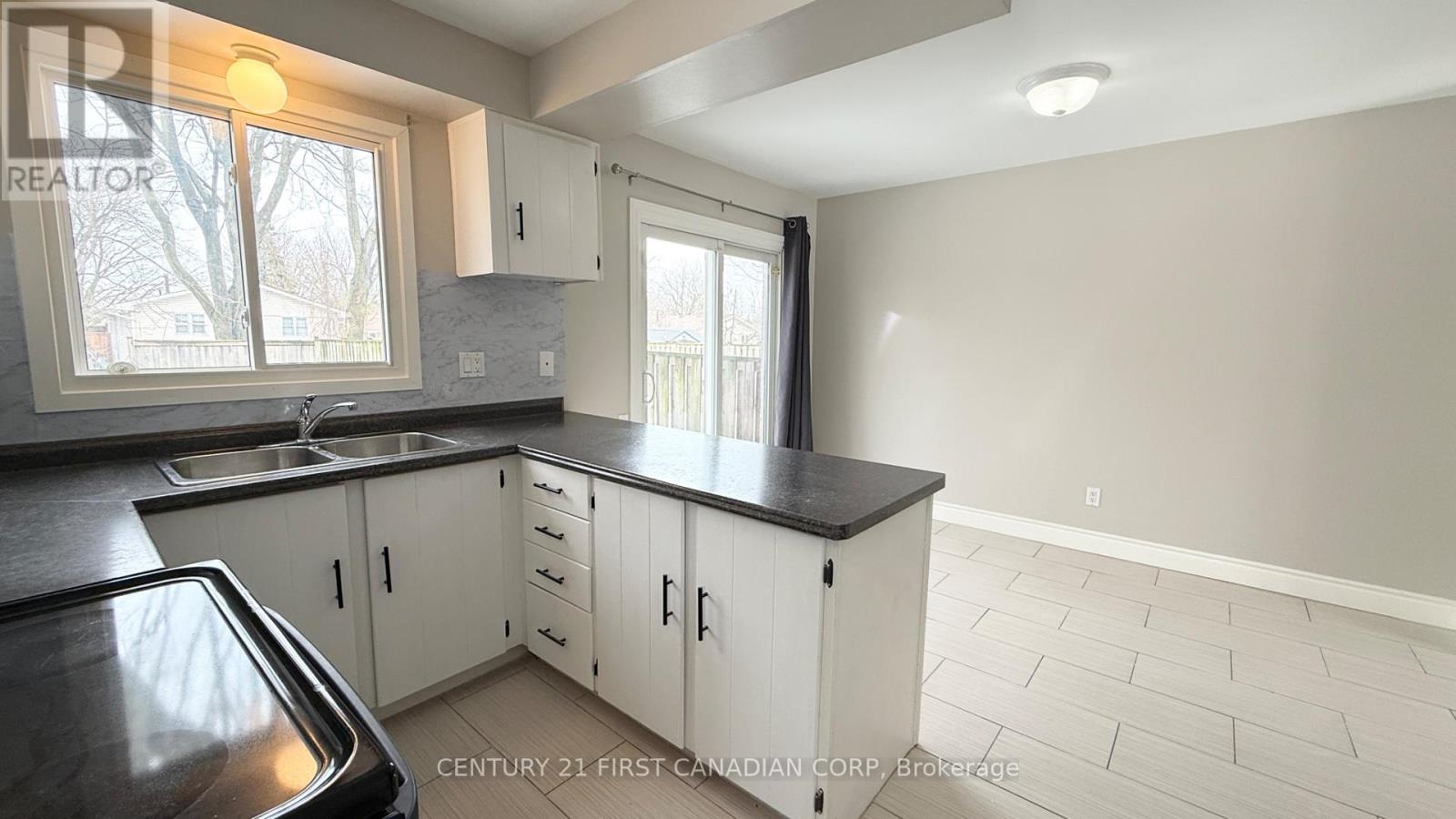 212 Brunswick Crescent, London North, Ontario  N6G 3L2 - Photo 6 - X12803492