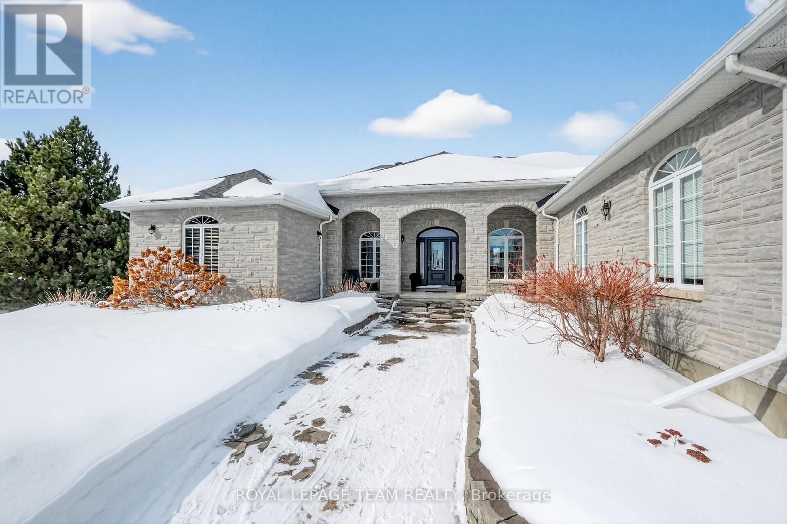 1611 Landel Drive, Ottawa, Ontario  K2W 1C2 - Photo 7 - X12803454