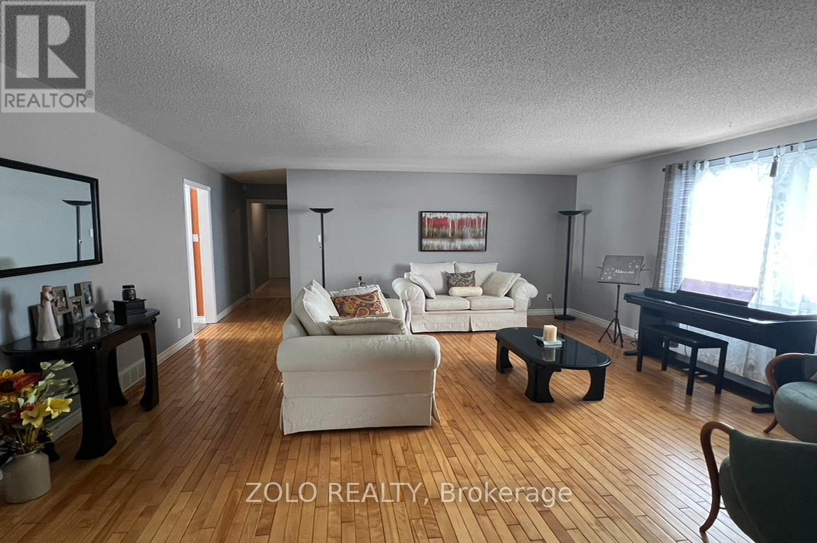 6546 Clifford Avenue, South Glengarry, Ontario  K6H 7H9 - Photo 12 - X12803522