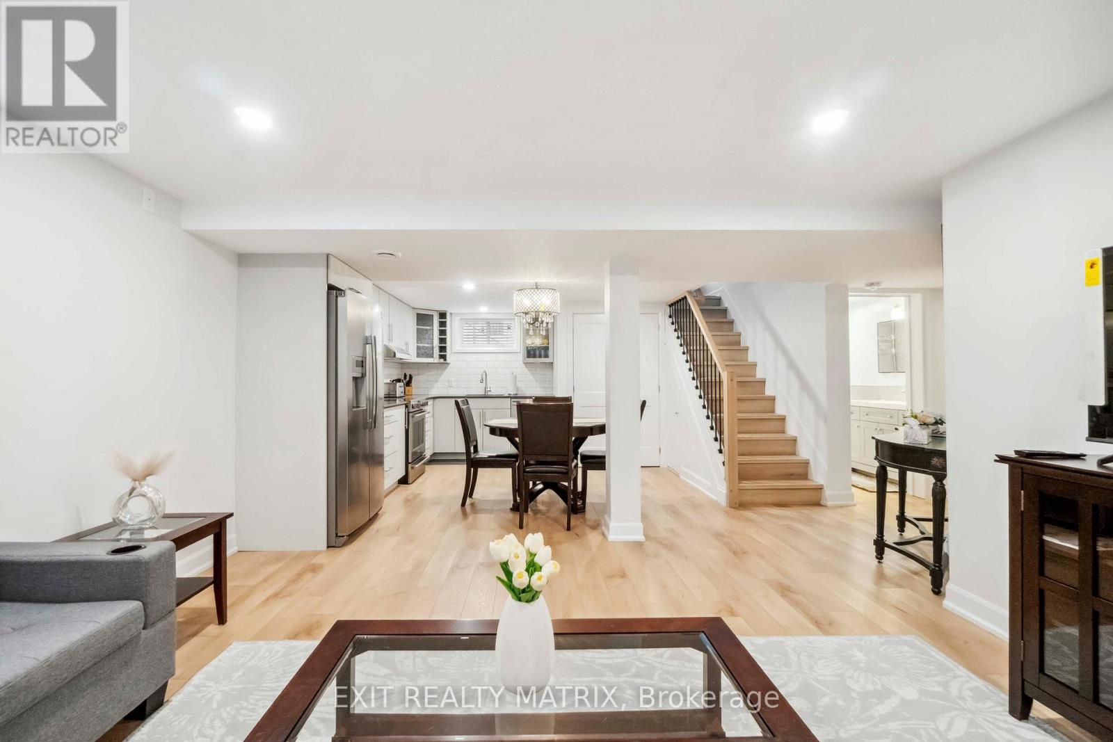 B - 848 Willow Avenue, Ottawa, Ontario  K1E 1C5 - Photo 6 - X12803542