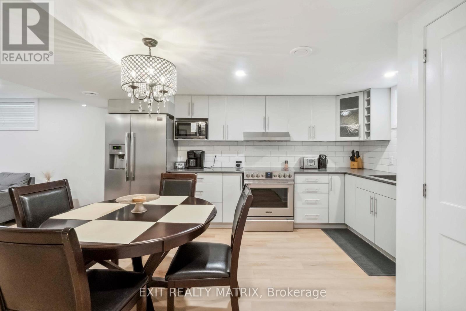 B - 848 Willow Avenue, Ottawa, Ontario  K1E 1C5 - Photo 8 - X12803542