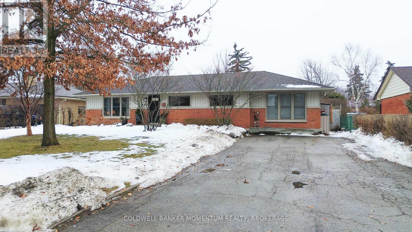 984 Plantation Road, London North, Ontario  N6H 2Y4 - Photo 2 - X12803520