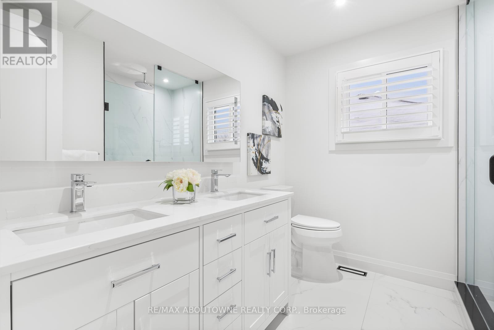 1324 Birchcliff Drive, Oakville, Ontario  L6M 2A4 - Photo 31 - W12802988