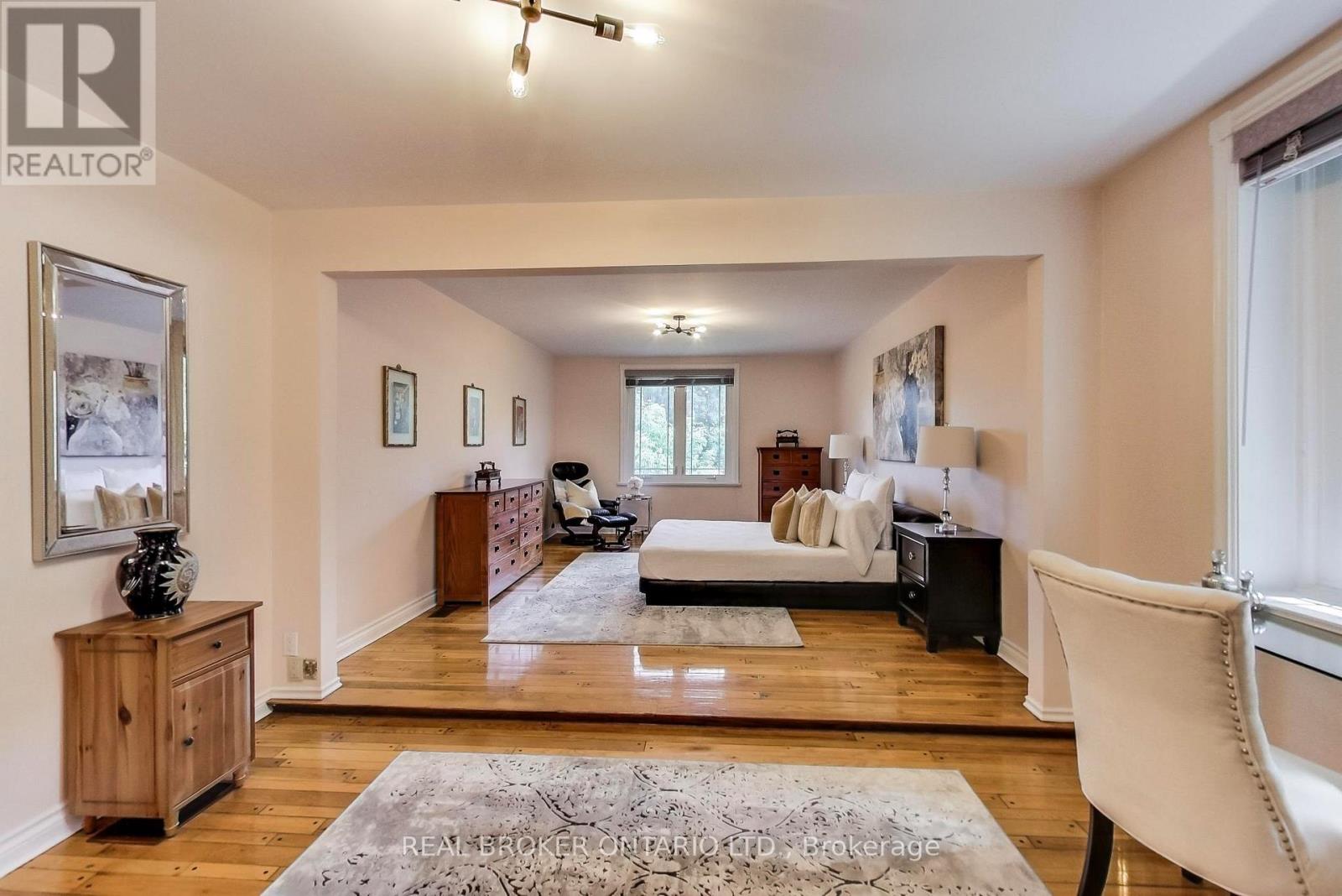 48 Silvergrove Road, Toronto, Ontario  M2L 2N6 - Photo 15 - C12803436