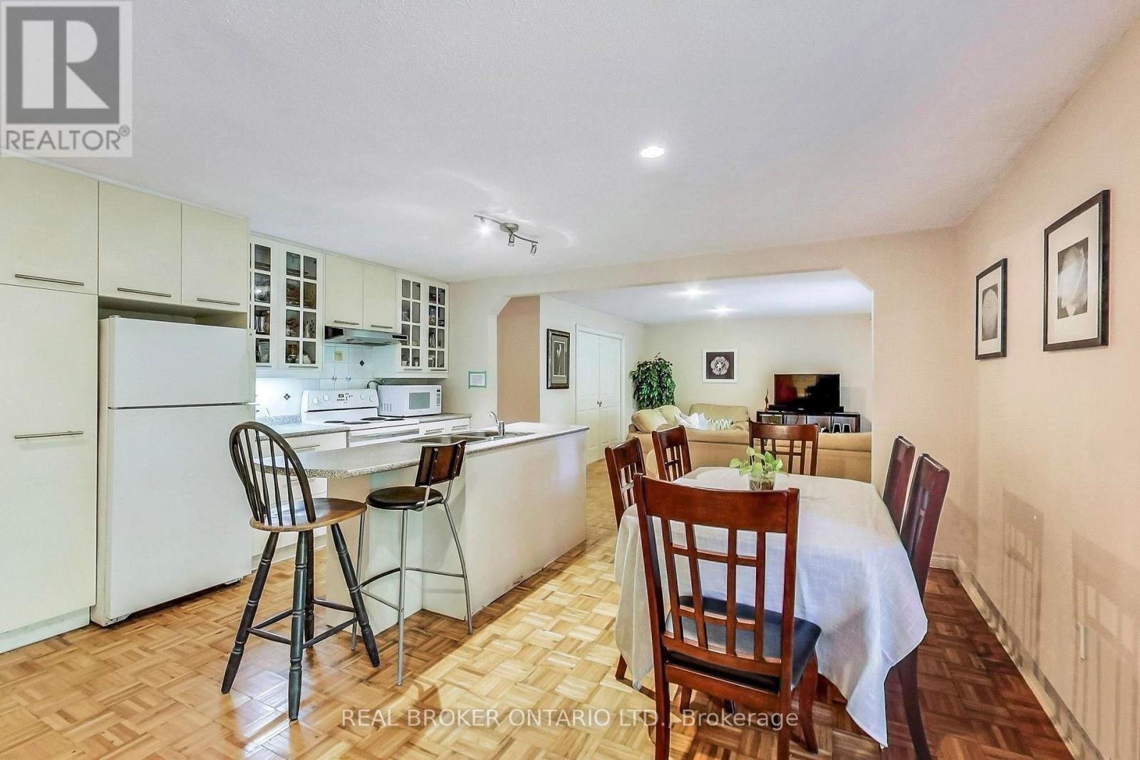 48 Silvergrove Road, Toronto, Ontario  M2L 2N6 - Photo 22 - C12803436