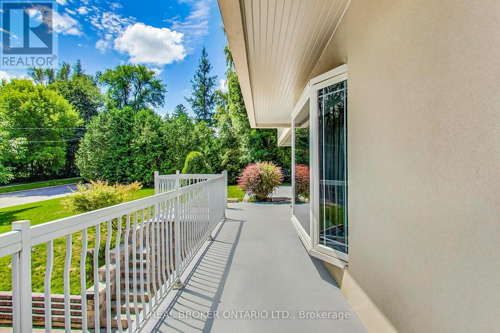 48 Silvergrove Road, Toronto, Ontario  M2L 2N6 - Photo 4 - C12803436