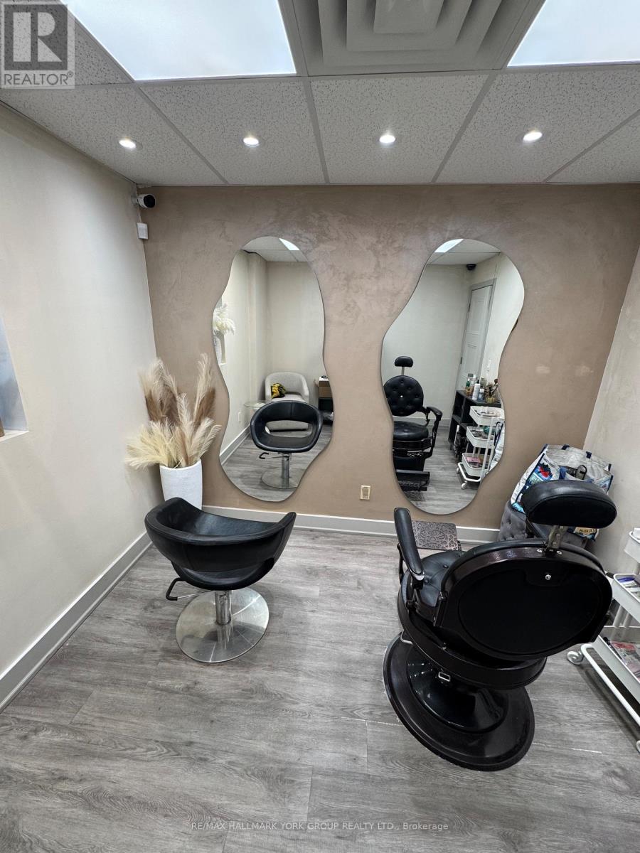 6166 YONGE STREET, toronto (willowdale west), Ontario