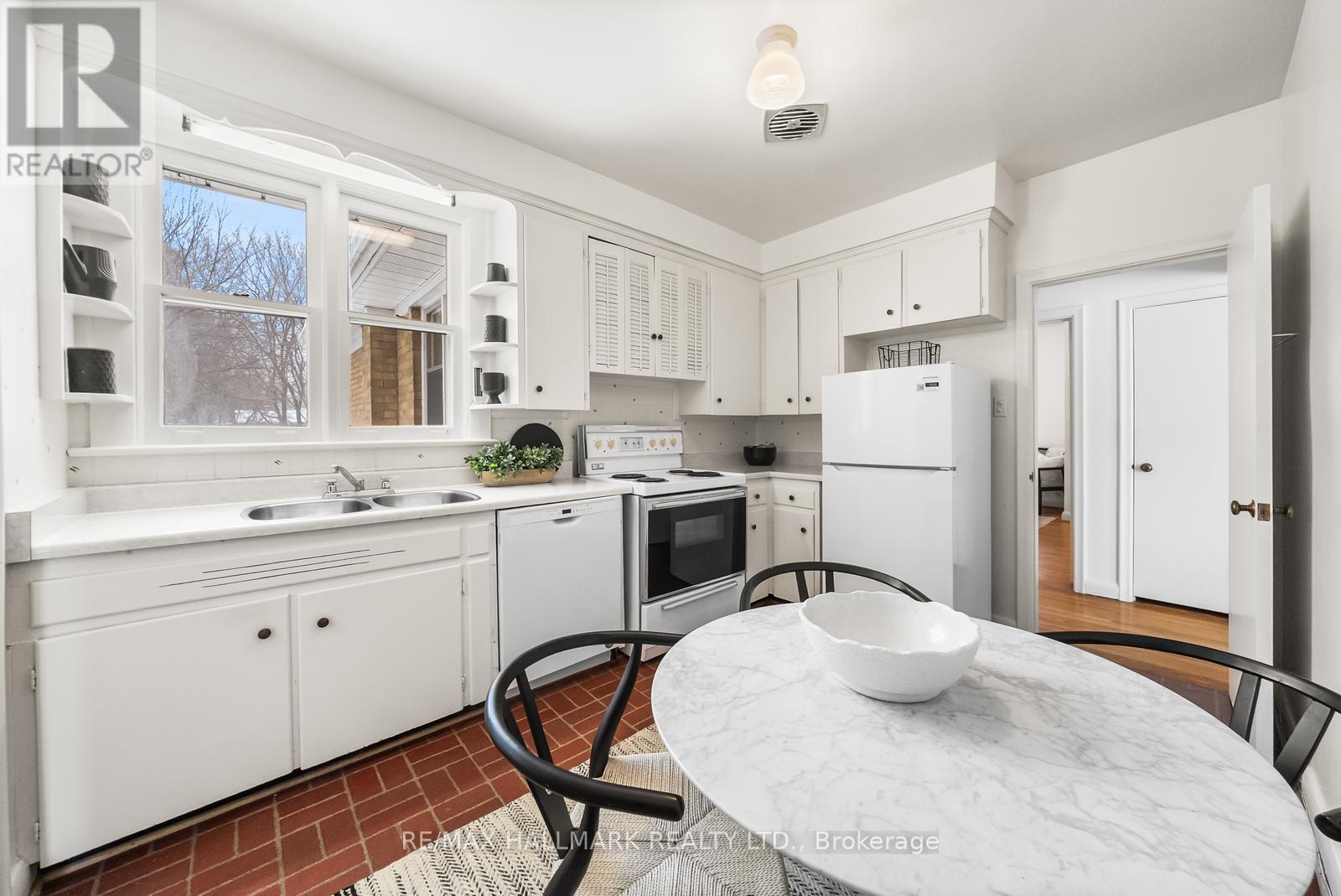 211 Newton Drive, Toronto, Ontario  M2M 2P2 - Photo 13 - C12803512