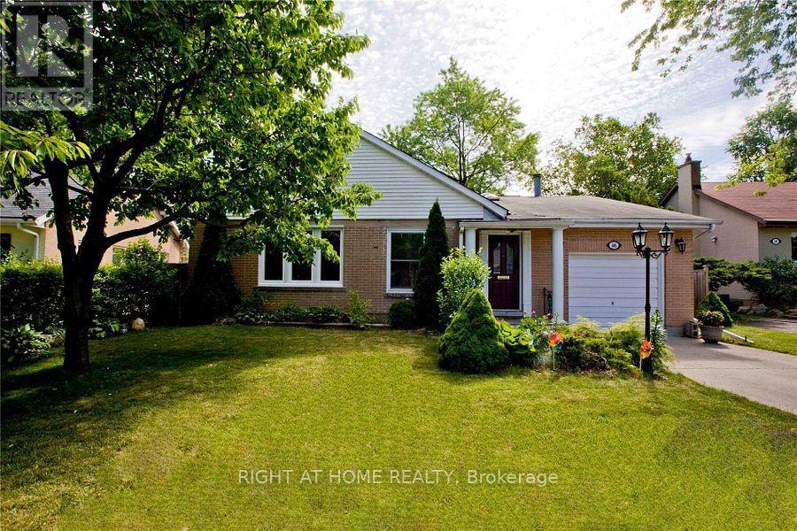 46 OVERTON CRESCENT, Toronto, Ontario