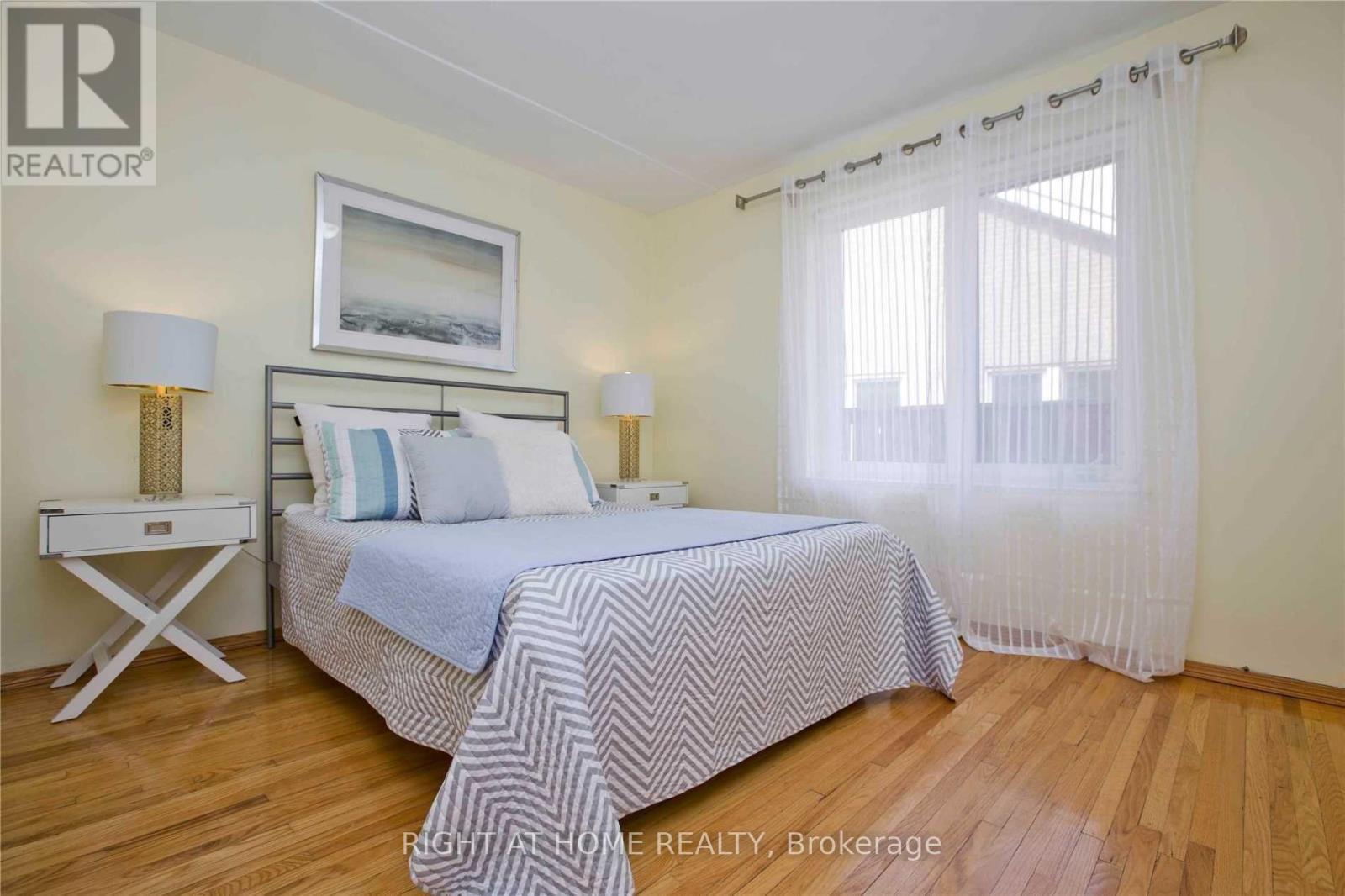 46 Overton Crescent, Toronto, Ontario  M3B 2V2 - Photo 8 - C12803536