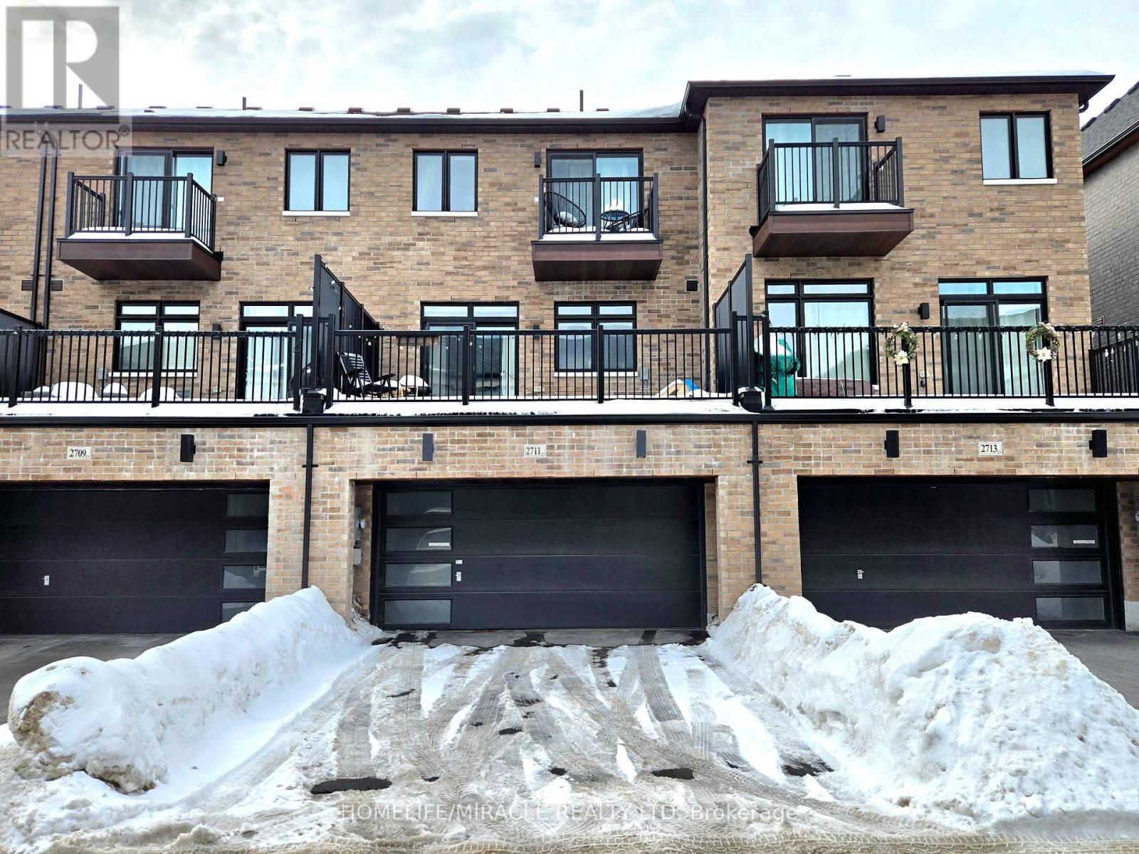 2711 Peter Matthews Drive, Pickering, Ontario  L1X 0M2 - Photo 2 - E12803506