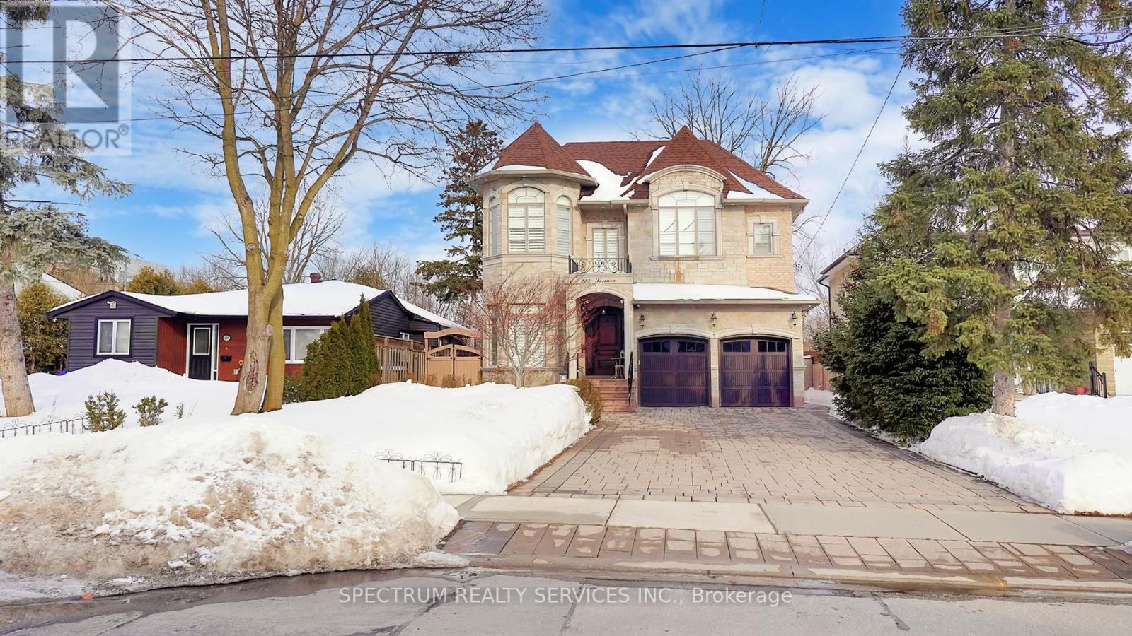 223 Lennox Avenue, Richmond Hill, Ontario  L4C 2A4 - Photo 1 - N12803490