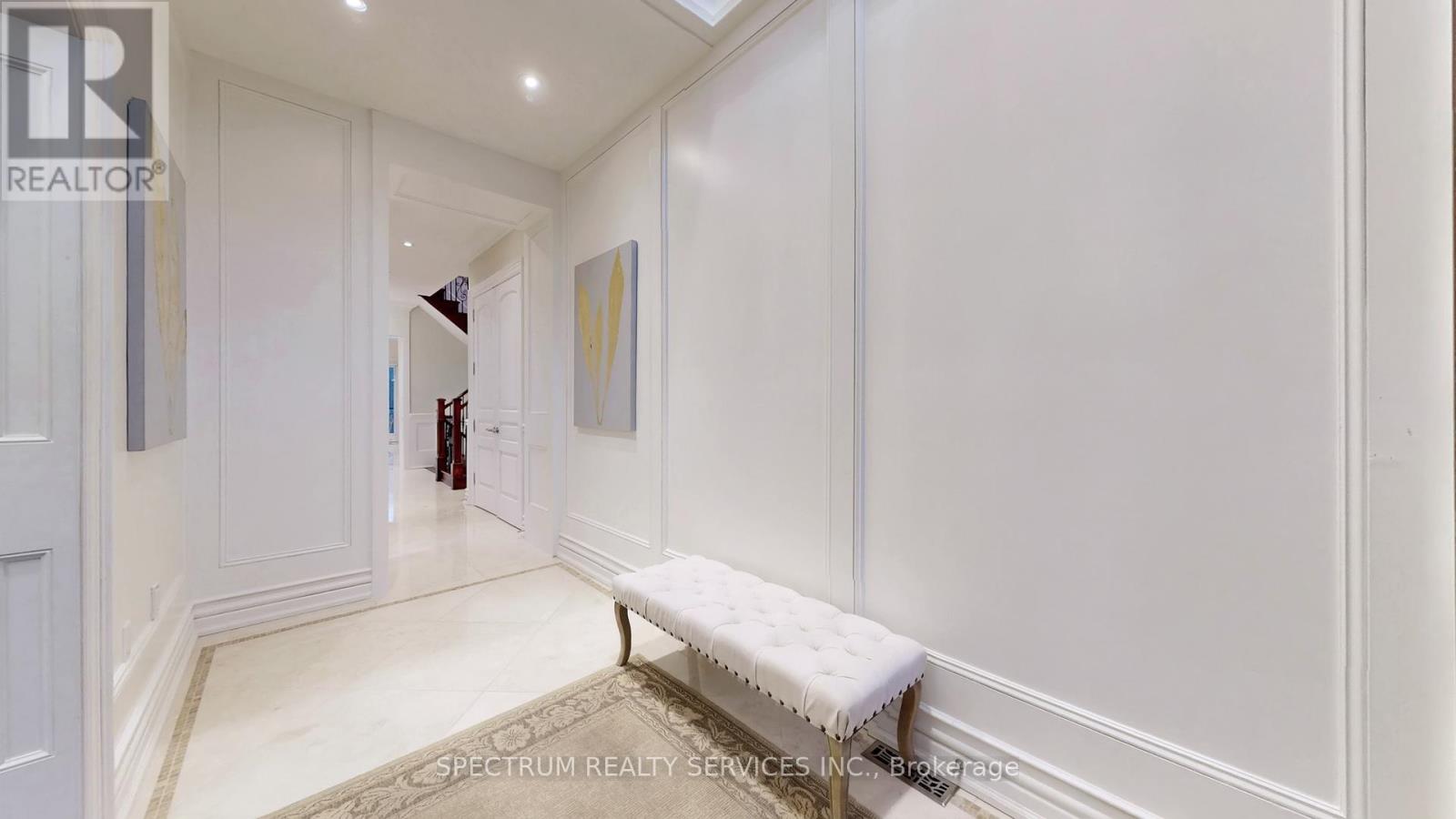 223 Lennox Avenue, Richmond Hill, Ontario  L4C 2A4 - Photo 2 - N12803490