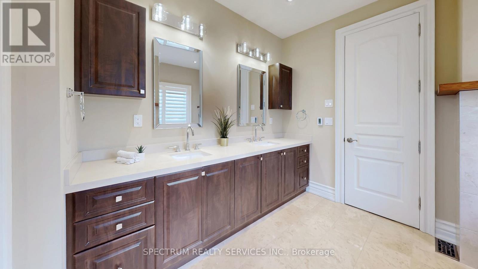 223 Lennox Avenue, Richmond Hill, Ontario  L4C 2A4 - Photo 21 - N12803490