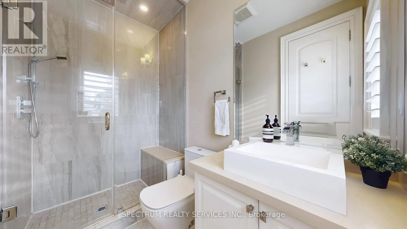 223 Lennox Avenue, Richmond Hill, Ontario  L4C 2A4 - Photo 33 - N12803490