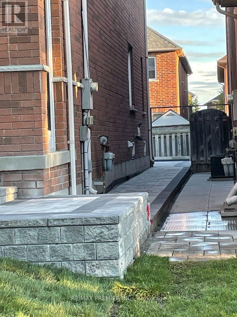 58 Martini Drive, Richmond Hill, Ontario  L4S 2T7 - Photo 25 - N12803516