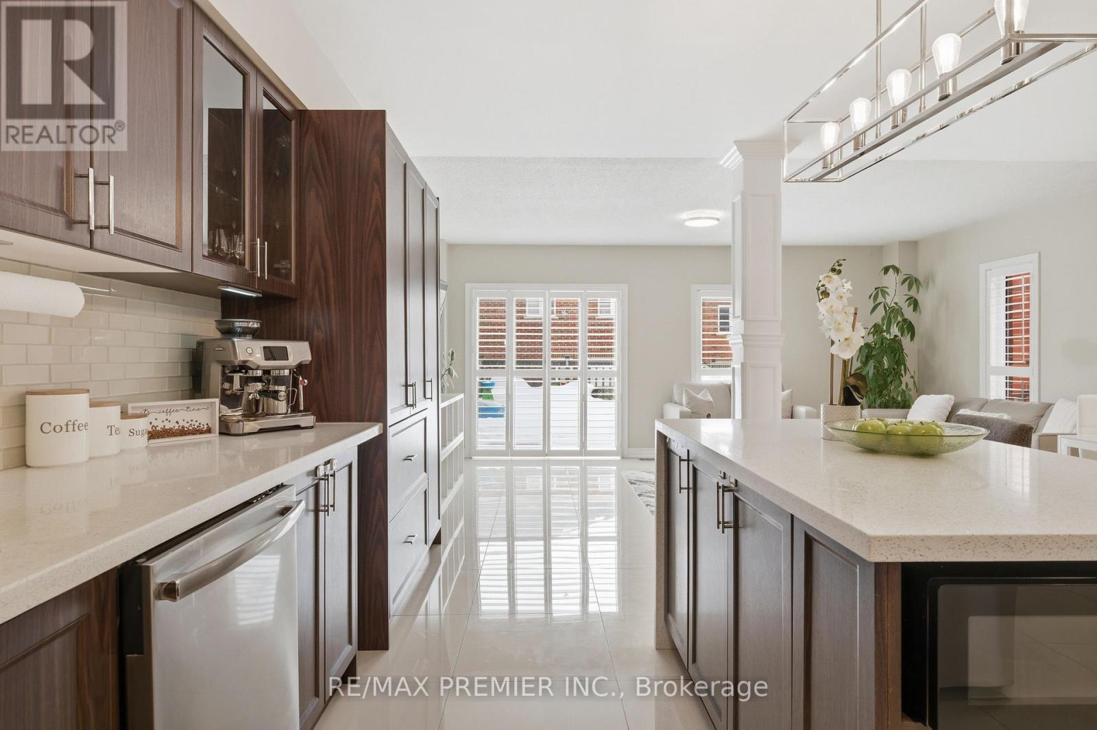 58 Martini Drive, Richmond Hill, Ontario  L4S 2T7 - Photo 6 - N12803516