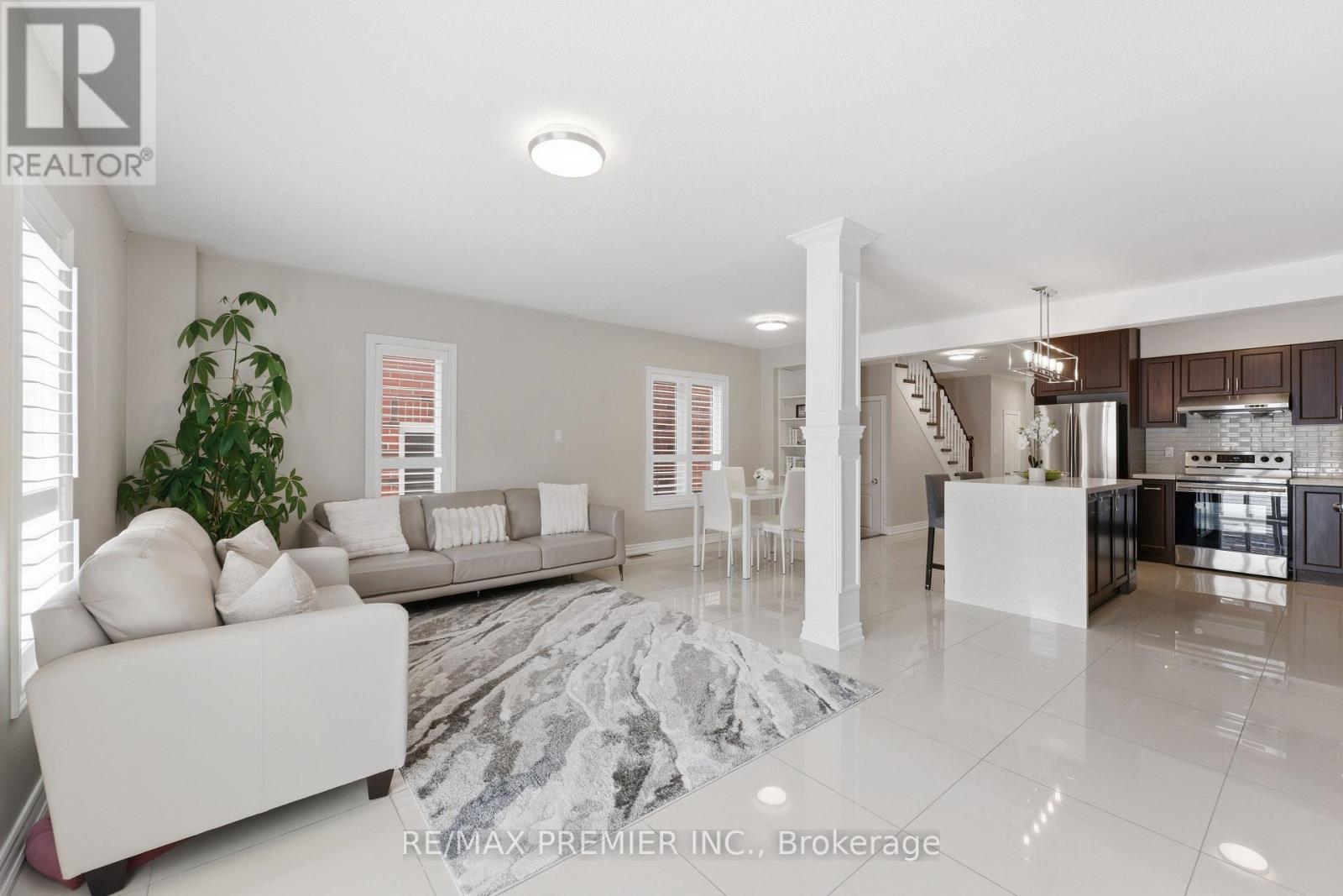 58 Martini Drive, Richmond Hill, Ontario  L4S 2T7 - Photo 9 - N12803516