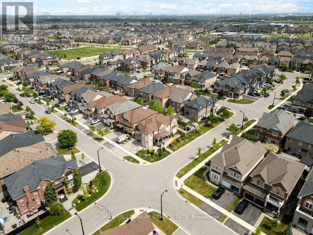 51 Kincardine Street, Vaughan, Ontario  L4H 4H7 - Photo 9 - N12803574