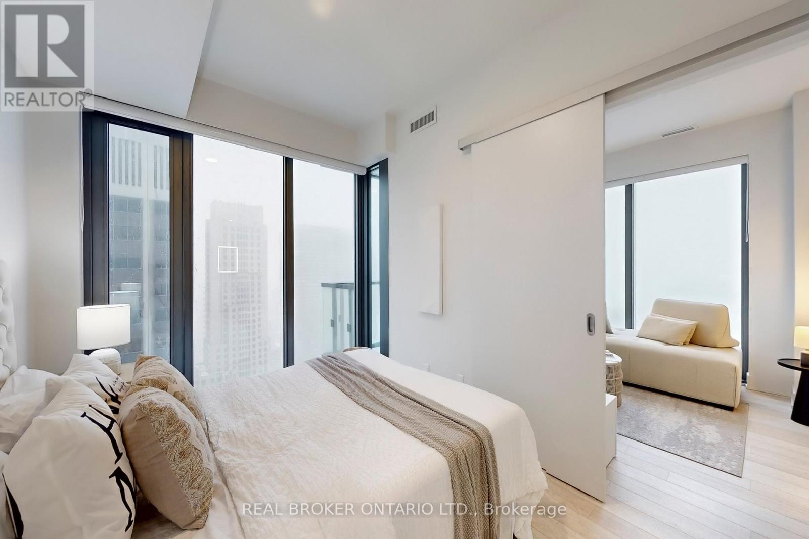 4103 - 8 Cumberland Street, Toronto, Ontario  M4W 0B6 - Photo 15 - C12802914